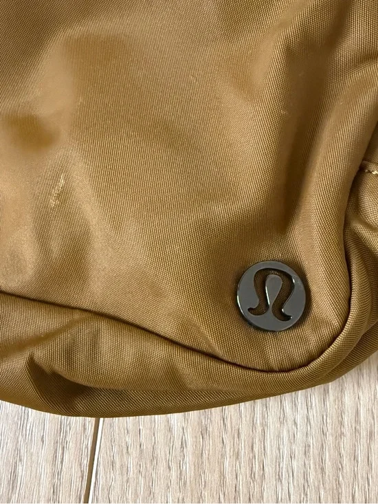 Lululemon Belt Pack 2L - Picture 2 of 4